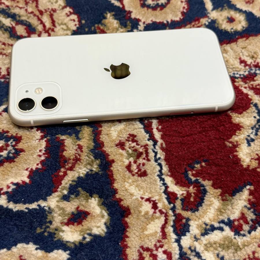 iPhone 11 64GB White