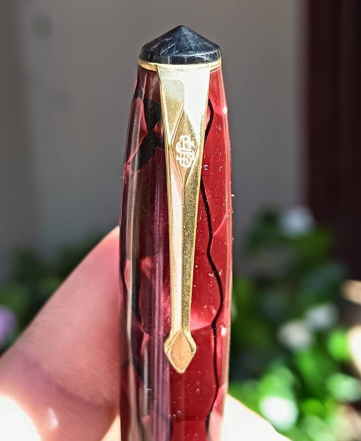 A 14ct Gold Nib on a Superb 1955 Conway Stewart No 15 Burgundy Marble Fountain Pen