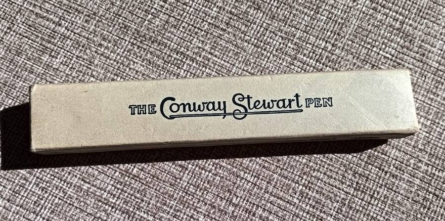 A 14ct Gold Nib on a Superb 1955 Conway Stewart No 15 Burgundy Marble Fountain Pen