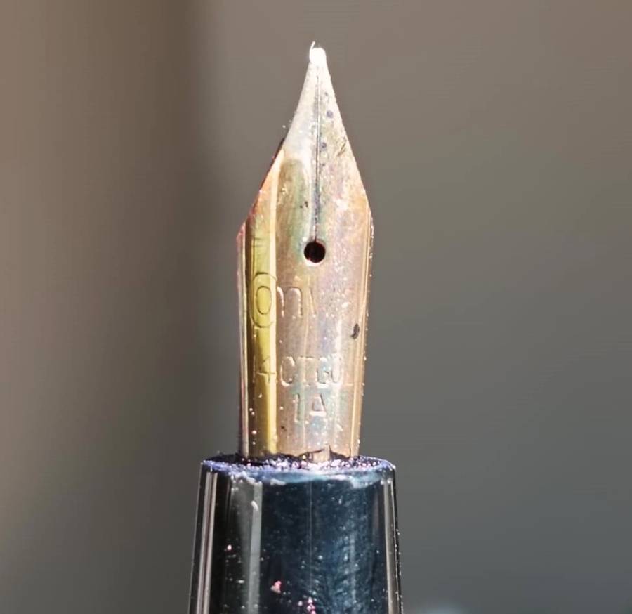 A 14ct Gold Nib on a Superb 1955 Conway Stewart No 15 Burgundy Marble Fountain Pen