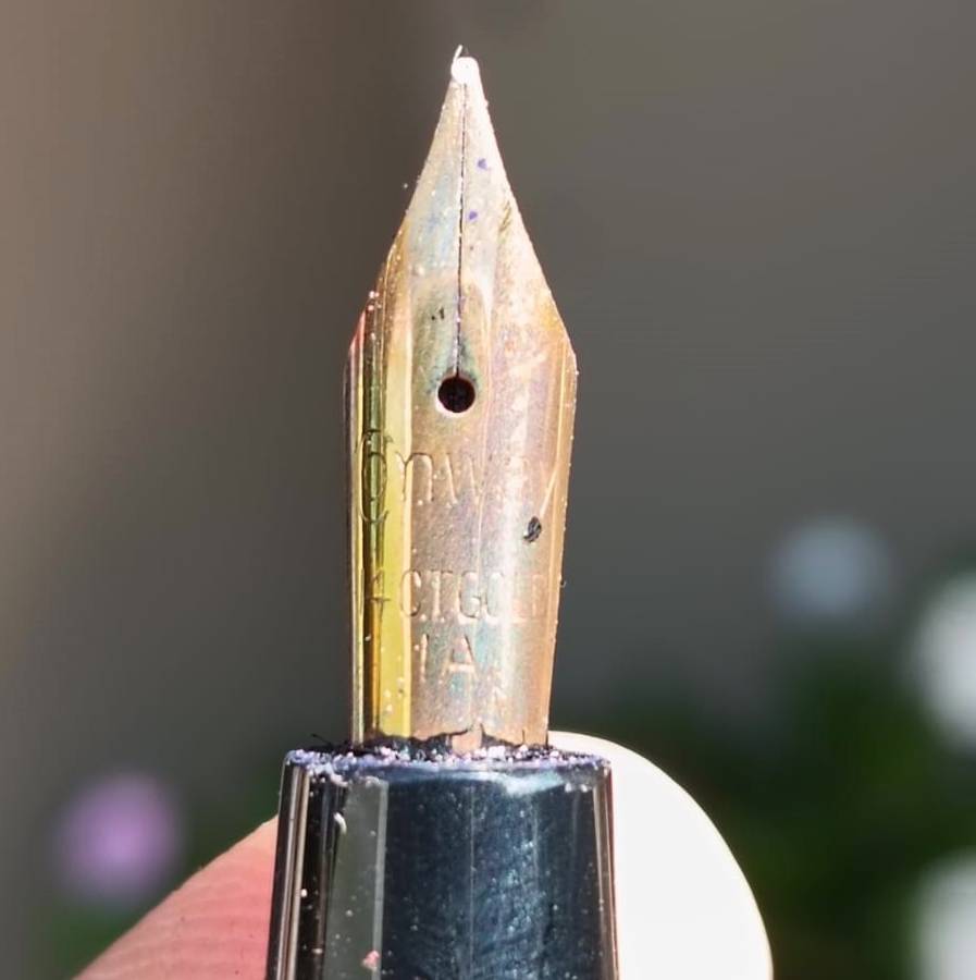 A 14ct Gold Nib on a Superb 1955 Conway Stewart No 15 Burgundy Marble Fountain Pen