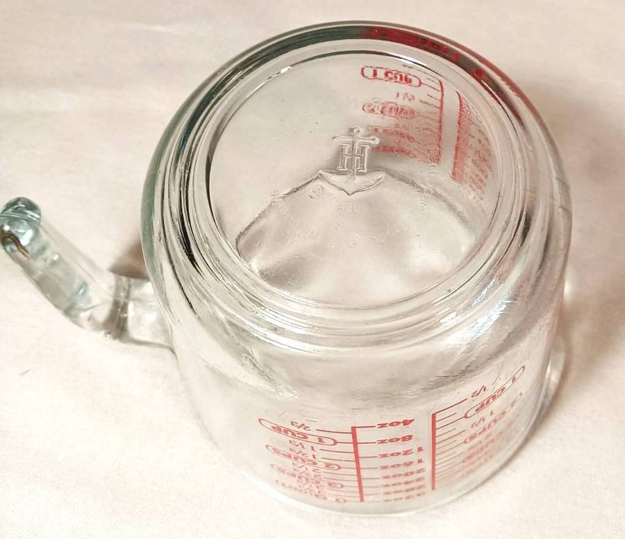 Vintage 1960s Anchor Hocking USA Glass Measuring Jug or Pitcher 4 Cups 1 Litre 32 Ounces