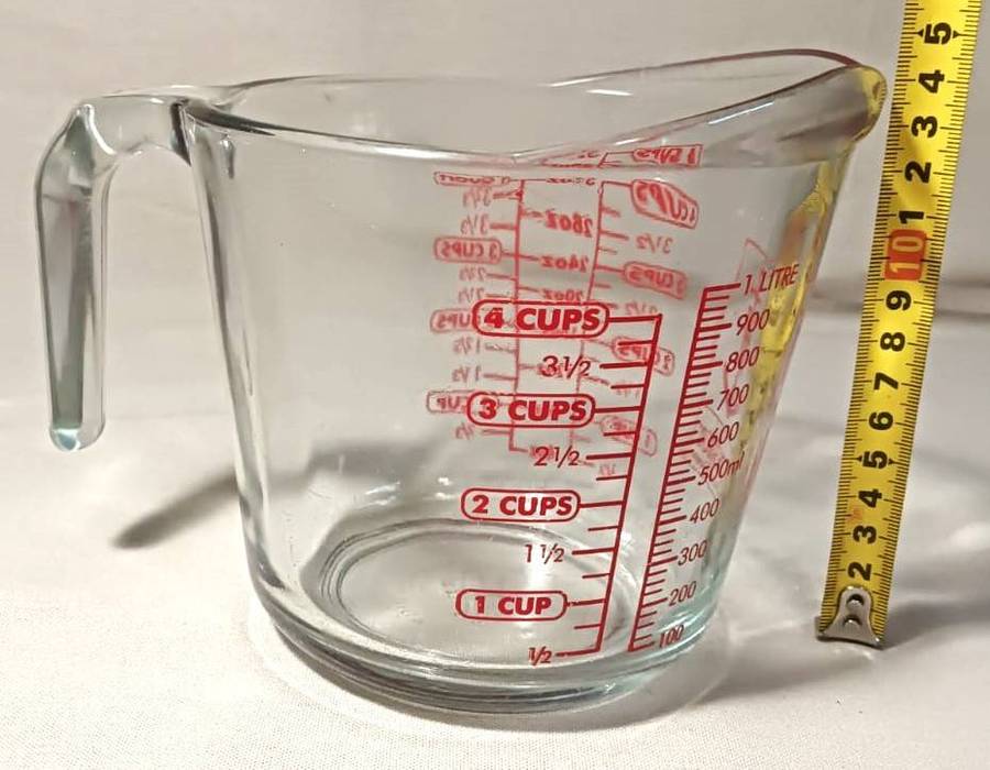 Vintage 1960s Anchor Hocking USA Glass Measuring Jug or Pitcher 4 Cups 1 Litre 32 Ounces