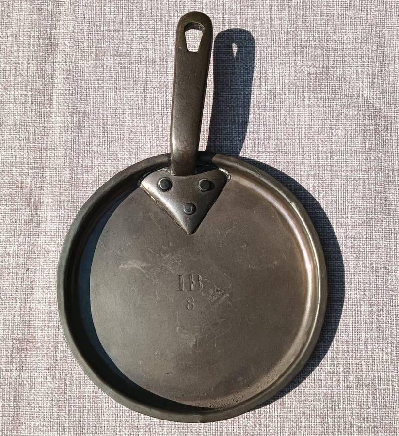 Antique French Copper Saucepan Lid with Copper Riveted Handle Heavy 568g