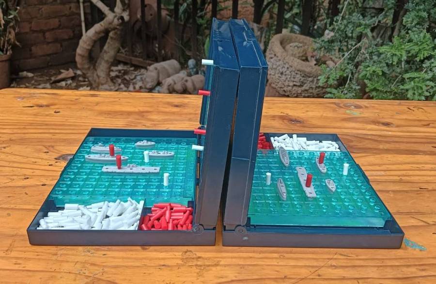 Battleship Vintage 1990 Milton Bradley Classic Naval Combat Game Complete