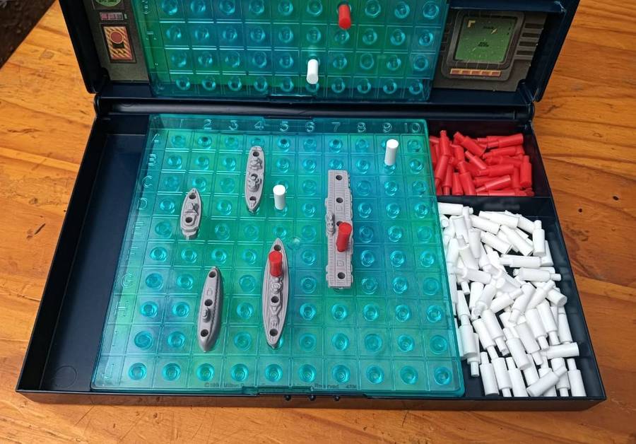 Battleship Vintage 1990 Milton Bradley Classic Naval Combat Game Complete
