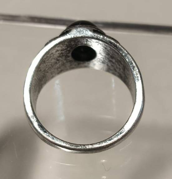 Vintage Black Onyx Silver Metal Mens Ring with Flower Relief Design Size P 18mm Inner Diameter