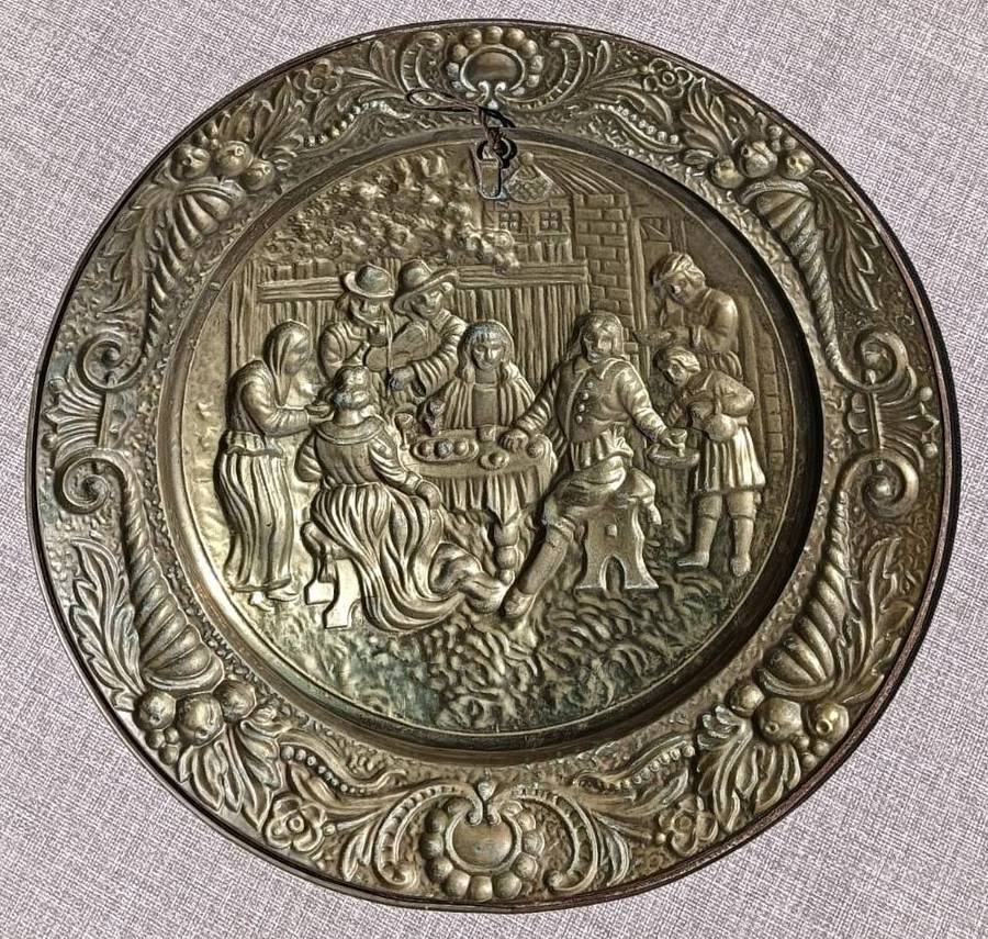 English Tavern Scene Brass Wall Plate Hand Hammered From Reverse Side 1950s Peerage England Plate 2