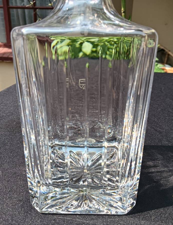 Handcut Vitria Lead Chrystal Decanter Vintage with Standard Emblem In Good Condition