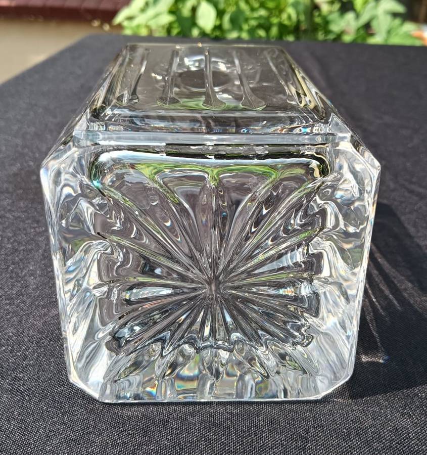 Handcut Vitria Lead Chrystal Decanter Vintage with Standard Emblem In Good Condition