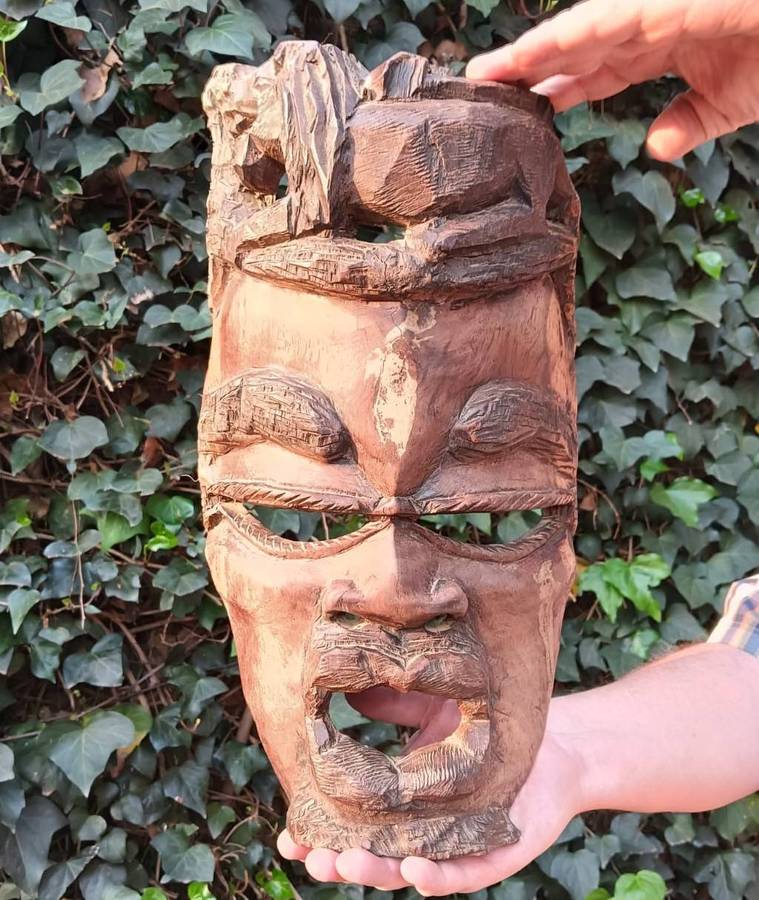 Awesome African Hardwood Face Mask Large 44cm High Weight 2.5kg