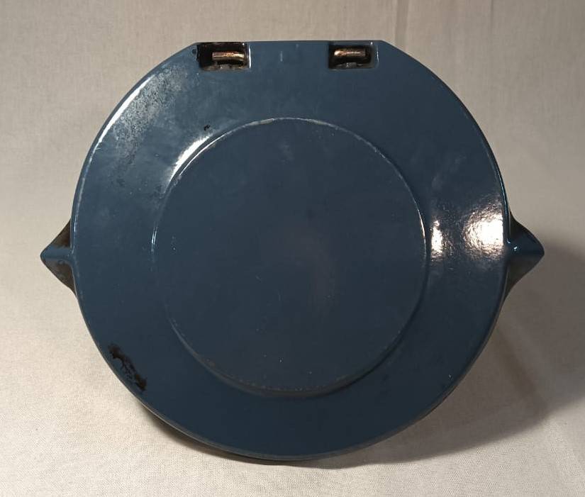 LE CREUSET FRANCE CAST IRON GRILL PAN WITH FOLDING HANDLE AND FAT POURING SPOUTS