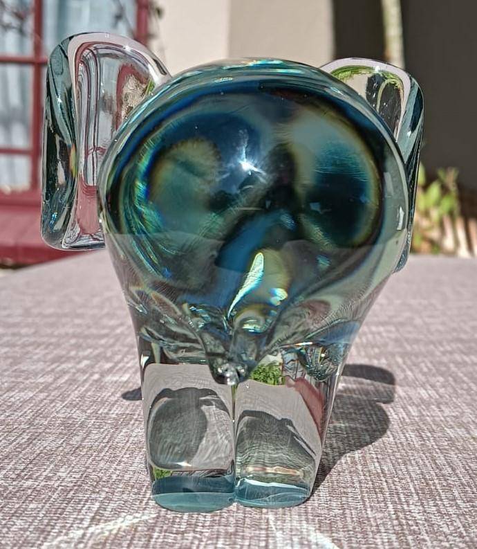 Ngwenya Glass Elephant with Trunk Curled in Feeding Motion Large 9cm High 0.5kg