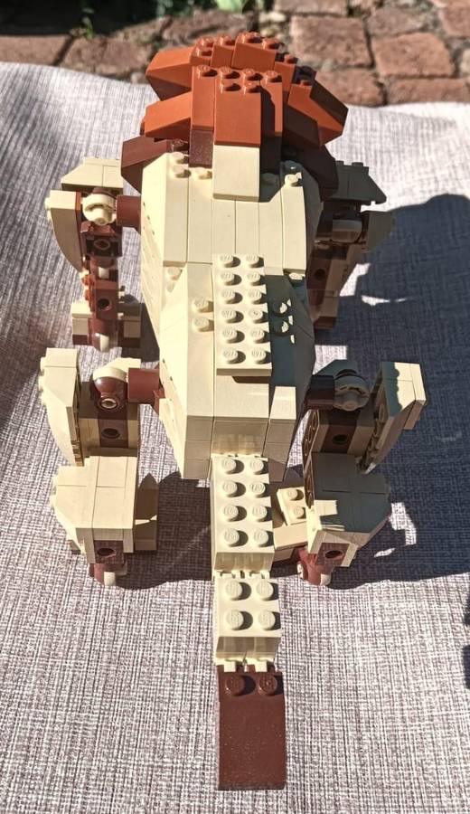Lego Creator 4884-2 Wild Hunters Lion Set with Realistic Joint Elements - Introduced 2005 Retired