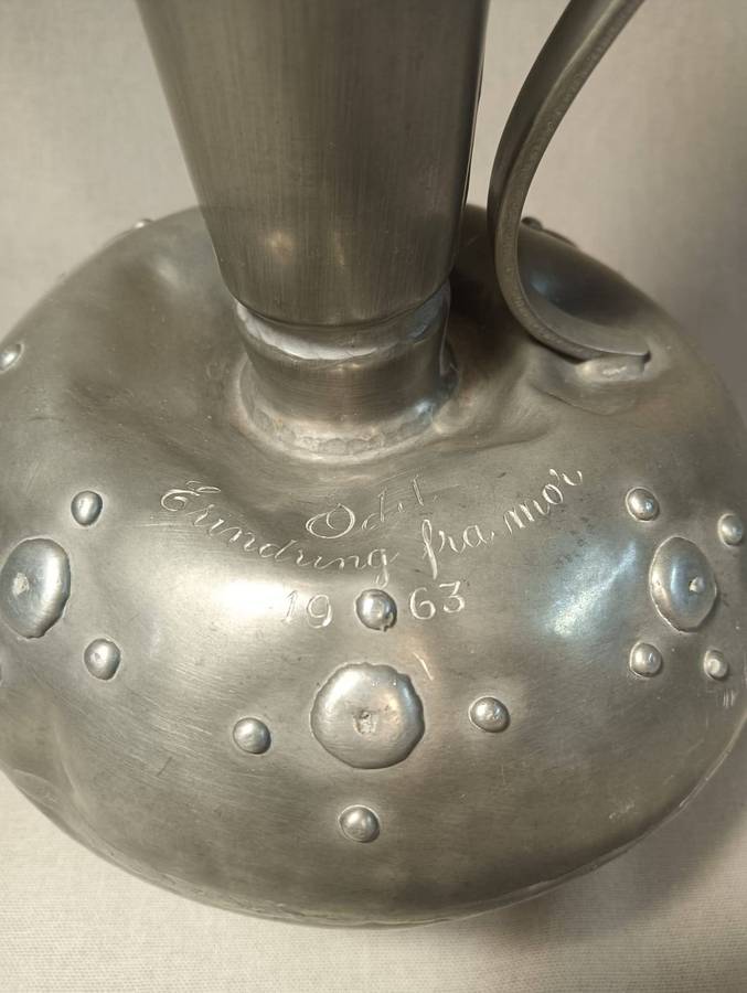 Viking Style Norge Haandarbeid Ekensteen Tinn (Pewter) Water Jug Large 36cm High