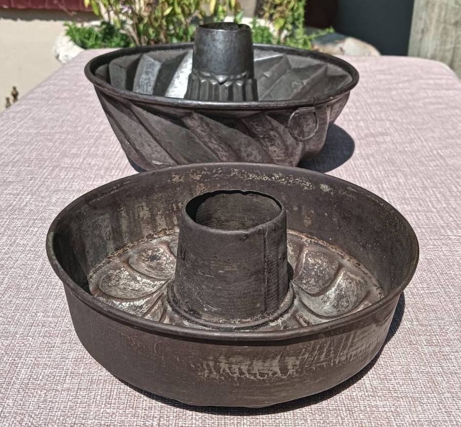 Pair of Antique Bundt Donut Shaped Cast Iron Cake Pans with Gate Marks