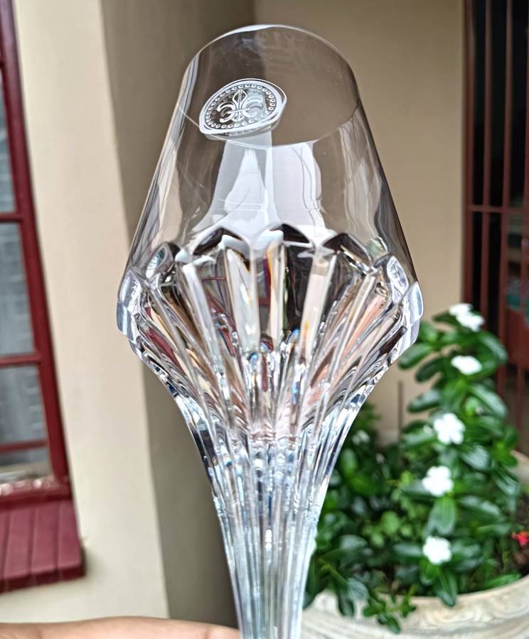 Two Remy Martin Louis VIII Cognac Glasses  Uniquely Hand Blown  Not Easy to Get!