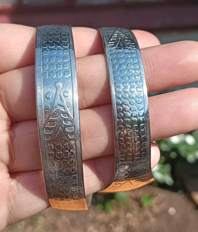 Cobra Snake Coil Bangle with Beautiful Skin Pattern Design