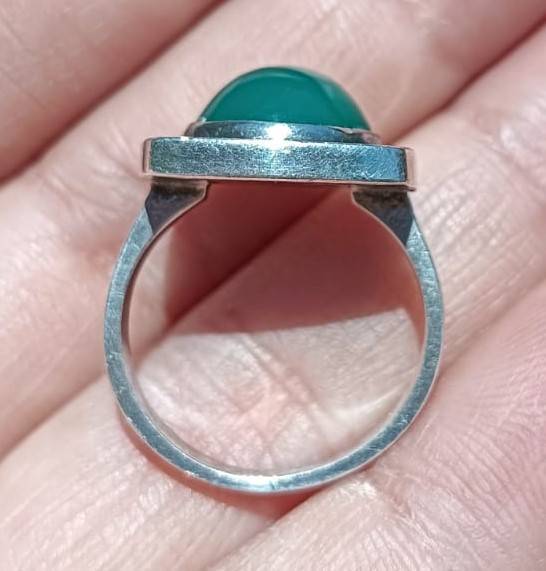 Sterling Silver Turkoois Green Chrysoprase (form of quartz) Cabochon Shaped Ring Inner Cir 17mm