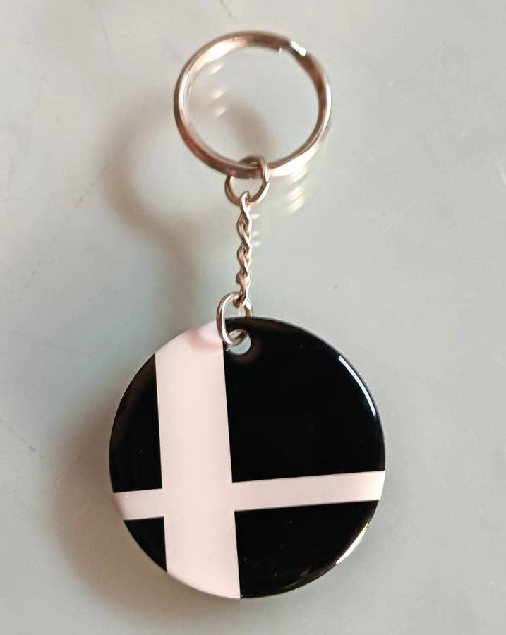 Enamelled Metal Super Smash Bros Nintendo 2014 WII U / 3DS Keychain