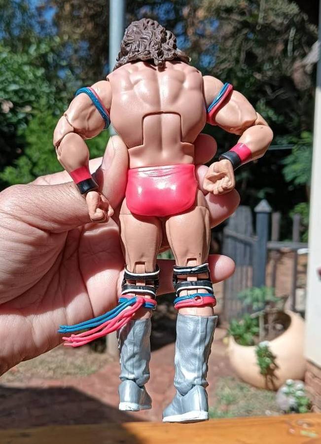 Mattel WWE Ultimate Warrior Elite Collection 2014 Action Figure 18cm High 22 Points of Articulation