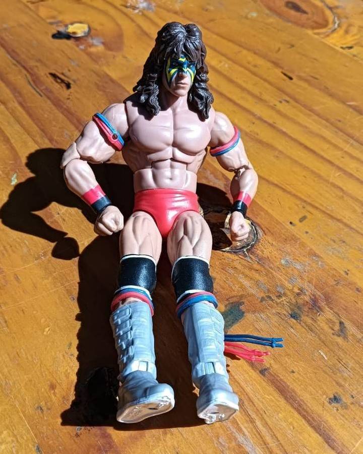 Mattel WWE Ultimate Warrior Elite Collection 2014 Action Figure 18cm High 22 Points of Articulation