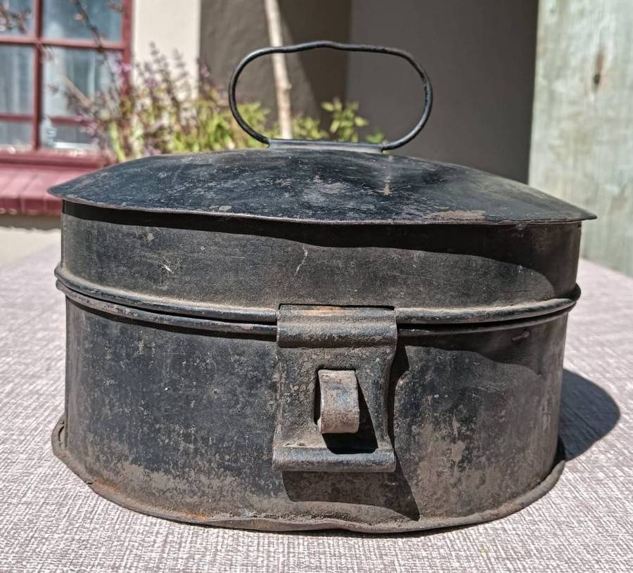 ANTIQUE VICTORIAN ERA DOMED LIDDED SPICE TIN  YOU CAN SMELL ITS OVER 150 YEARS OLD!