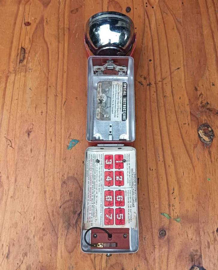 Best Flashlight Ever Made! A Vintage 1950s Ray-O-Vac Hunter Lamp (also called the French Flasher)