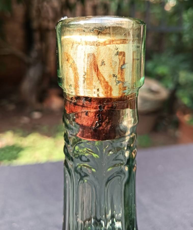 Vintage 1970s Sealed Chianti Italian Red Wine Bottle 750ml Genie Shaped Cevin Green Glass No 1 of 2