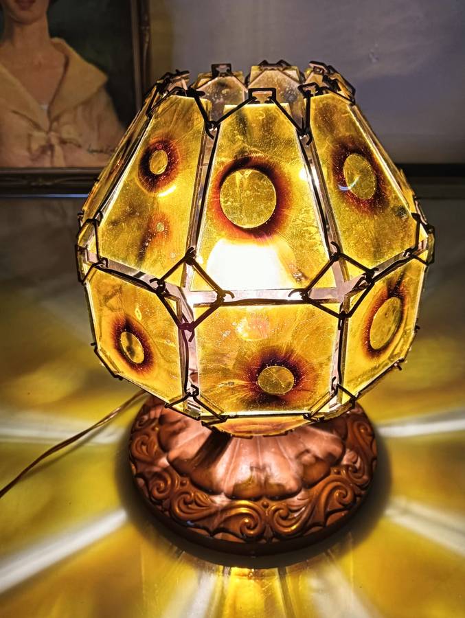 Beautiful Vintage Nonagon (9-Sided) Lamp with 27 Starburst Yellow Orange Glass Panels Working!
