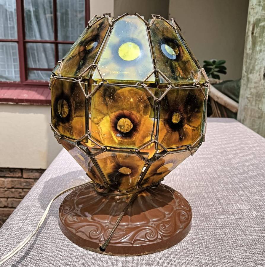 Beautiful Vintage Nonagon (9-Sided) Lamp with 27 Starburst Yellow Orange Glass Panels Working!