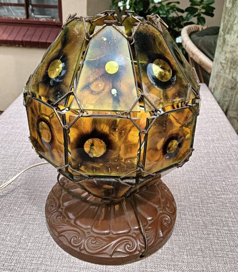 Beautiful Vintage Nonagon (9-Sided) Lamp with 27 Starburst Yellow Orange Glass Panels Working!