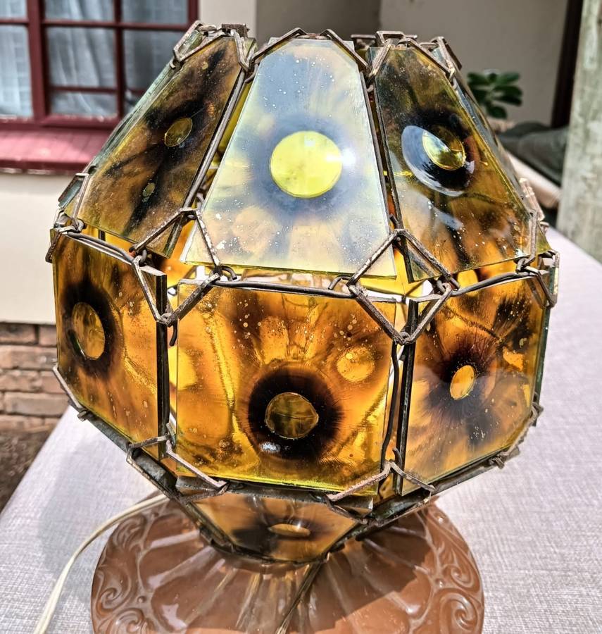 Beautiful Vintage Nonagon (9-Sided) Lamp with 27 Starburst Yellow Orange Glass Panels Working!