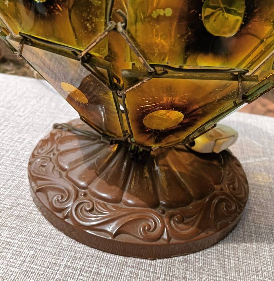 Beautiful Vintage Nonagon (9-Sided) Lamp with 27 Starburst Yellow Orange Glass Panels Working!