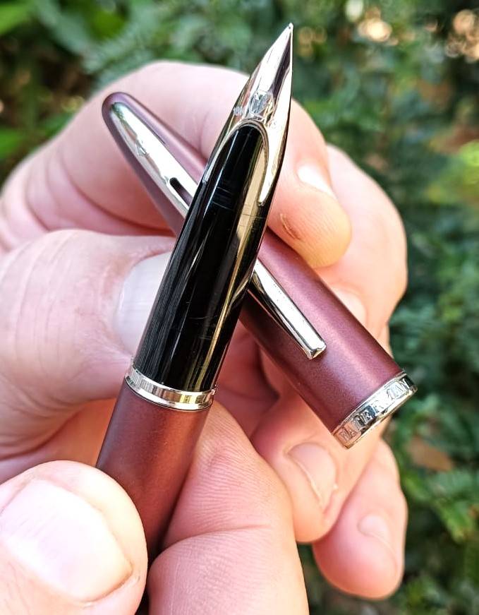 Waterman Carene Fountain Pen - 18K Gold Nib - Burgundy Maroon Lacquer Barrel - Converter Included