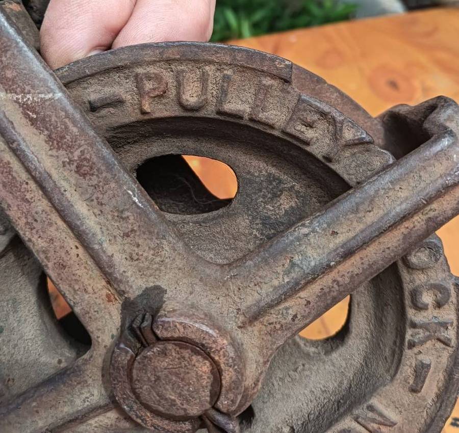 Antique (c1883-1963) Yale & Towne ½ Ton Cast Iron Pulley Chain Block and Hook  Turns Freely