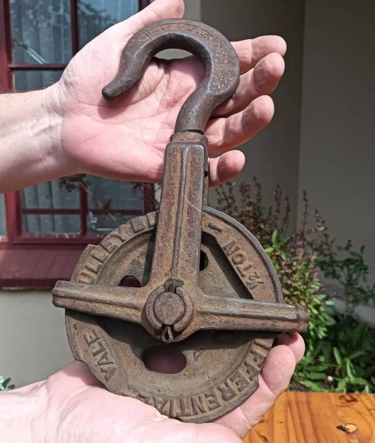 Antique (c1883-1963) Yale & Towne ½ Ton Cast Iron Pulley Chain Block and Hook  Turns Freely
