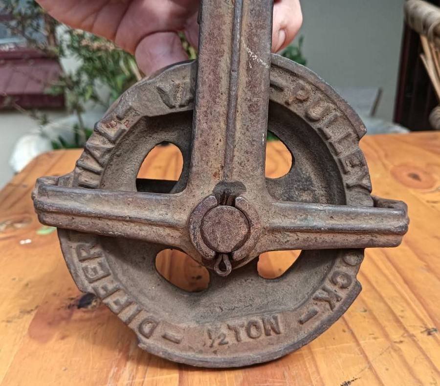 Antique (c1883-1963) Yale & Towne ½ Ton Cast Iron Pulley Chain Block and Hook  Turns Freely