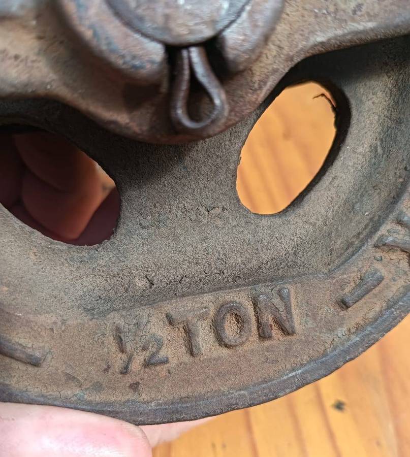Antique (c1883-1963) Yale & Towne ½ Ton Cast Iron Pulley Chain Block and Hook  Turns Freely