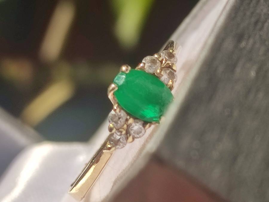 9ct Gold Vintage Green Stone Ring