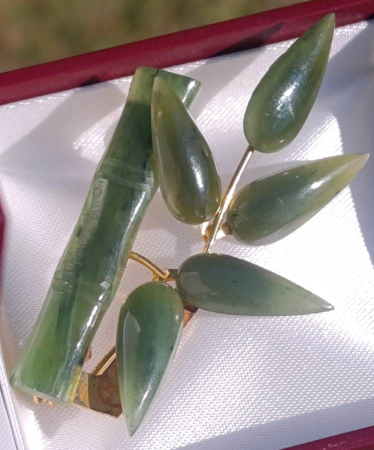 Vintage Green Nephrite Jade Brooch