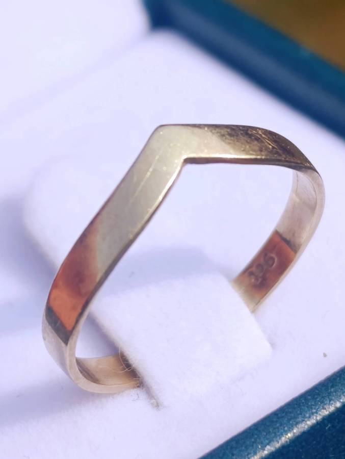 9ct Gold Vintage 3MM Wishbone Ring