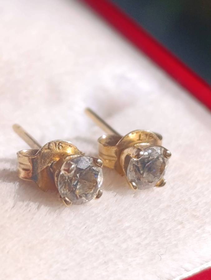 9ct Gold Single Stud Earrings