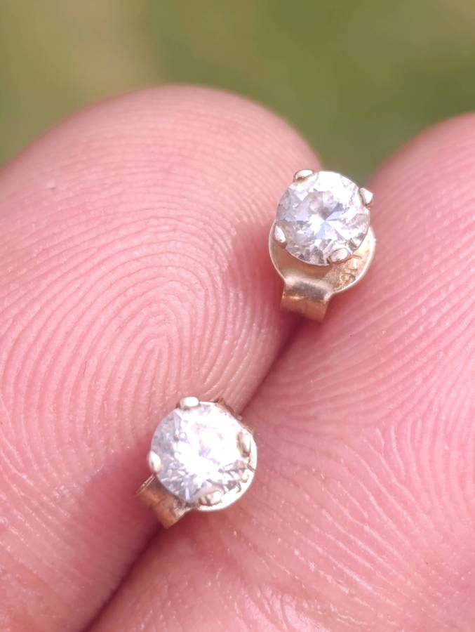 9ct Gold Single Stud Earrings