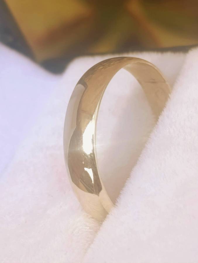 9ct Gold 5MM Vintage Designer Band