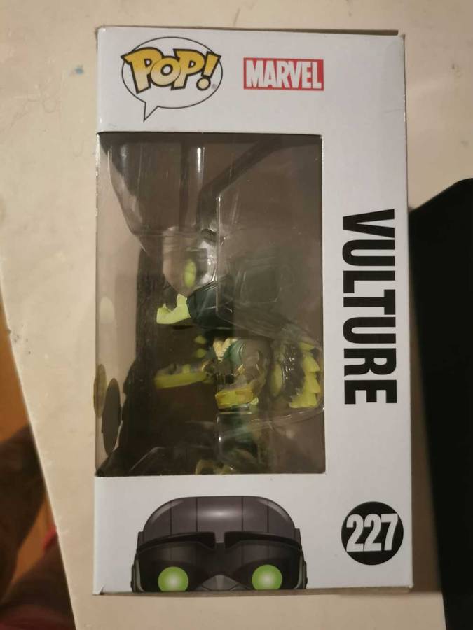 Vulture Exclusive GITD Funko Pop - Marvel