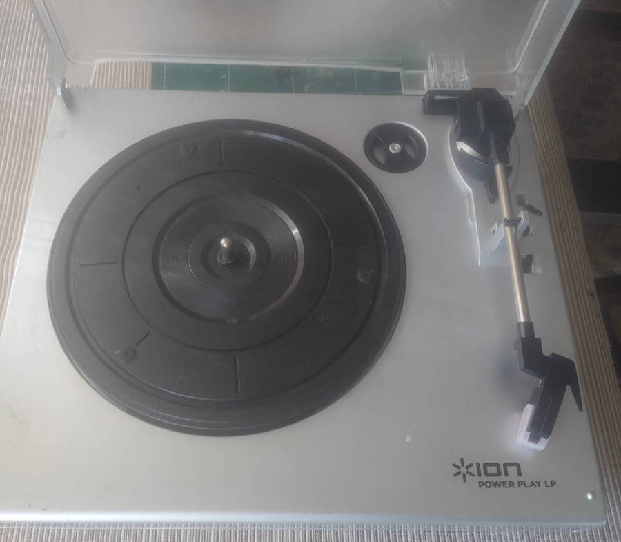 Ion Power Play LP -USB Powered Vinyl - Archiving Turntable