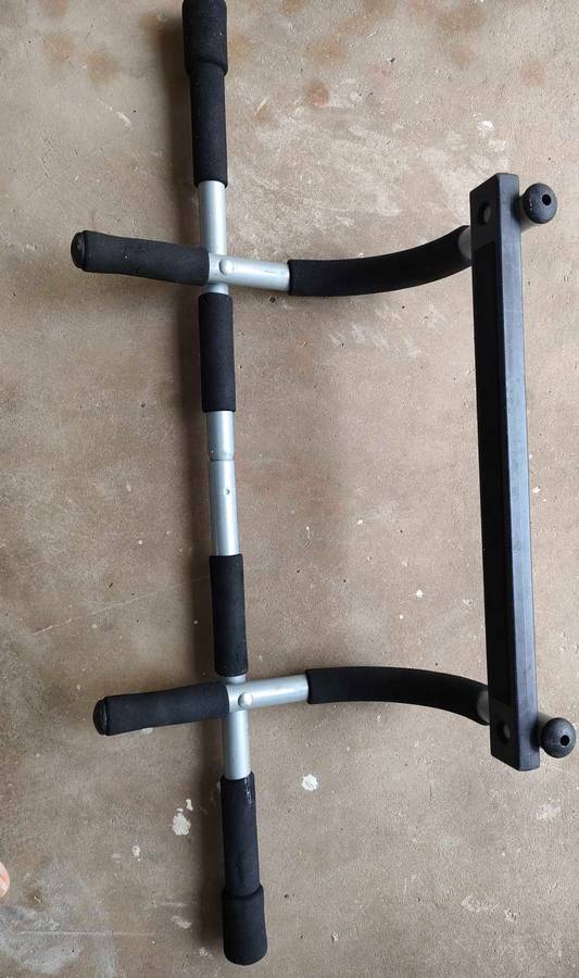 Pull Up Bar