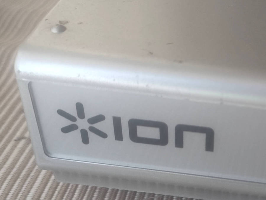 Ion Power Play LP -USB Powered Vinyl - Archiving Turntable