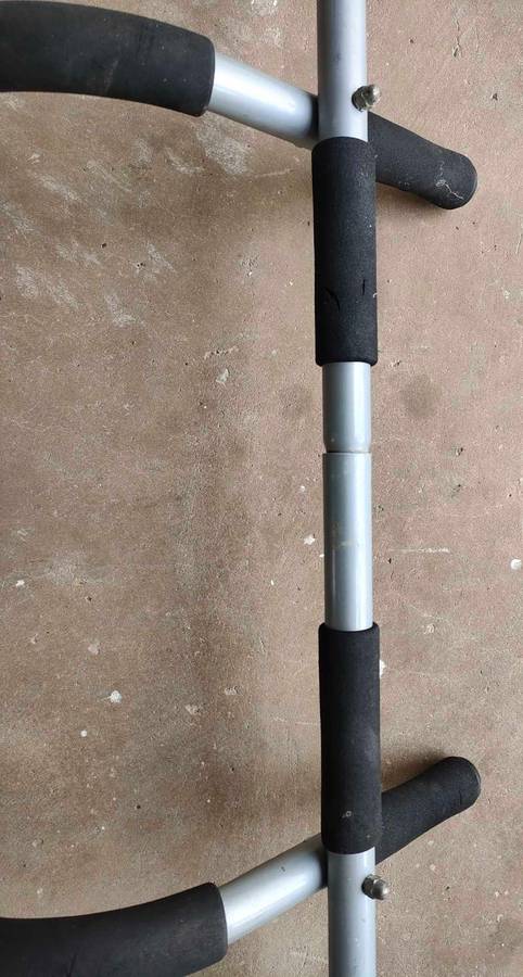 Pull Up Bar